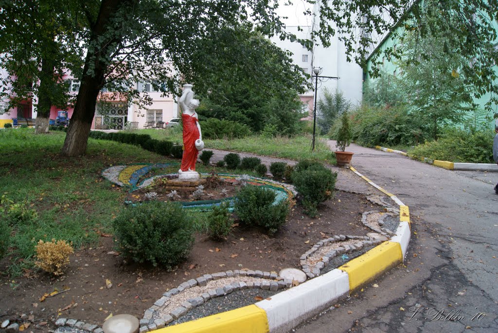 Девушка с кувшином