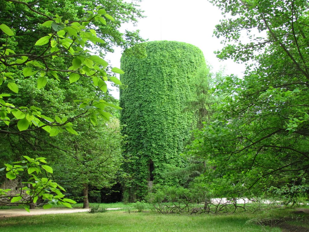 Романтична башта. Romantic tower