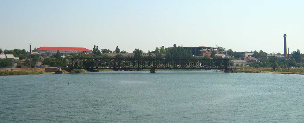 Старый Ж-д. мост через пролив тонкий