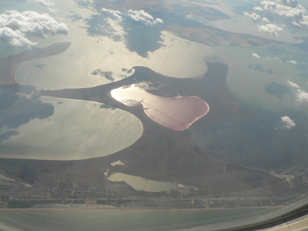 Over Arabatskaya Strelka. Salinated lake and Sivash inlet.