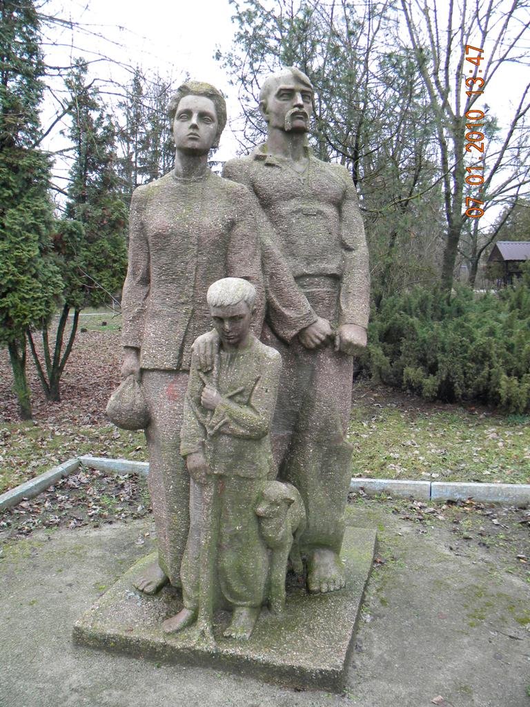 памятник первопоселенцам