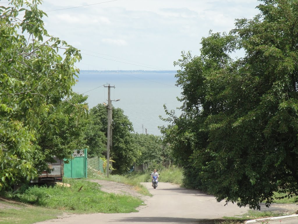 улица спускается к Днепру