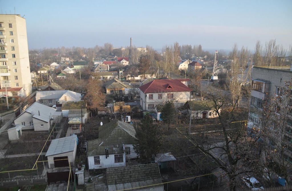 вид на город с крыши пятиэтажки
