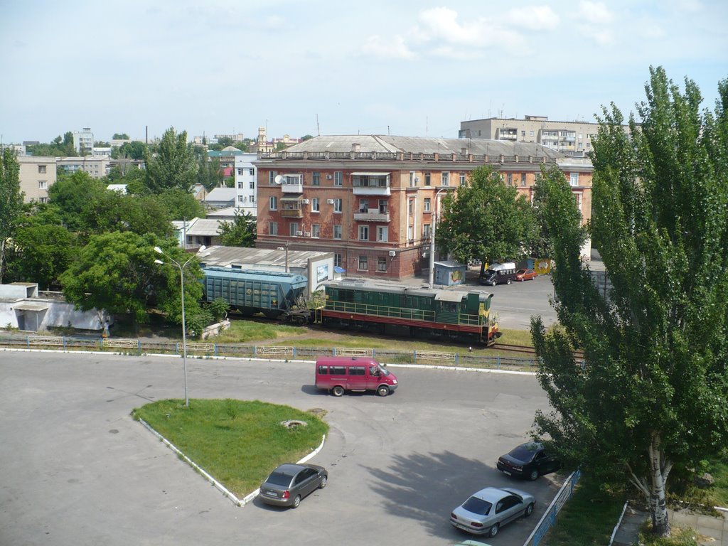 View from 5th floor of hotel "Meridian". Very noisy due permanent manoeuvring of cargo trains: not reccomended :( June, 2009
