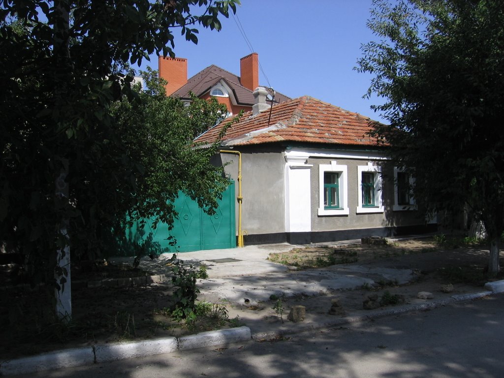 Just a house. Kherson, September 2009