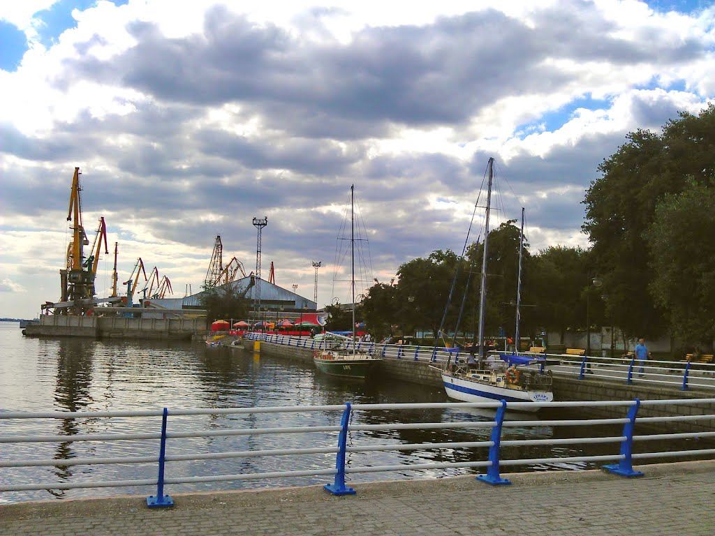 Вид на набережную / View on quay
