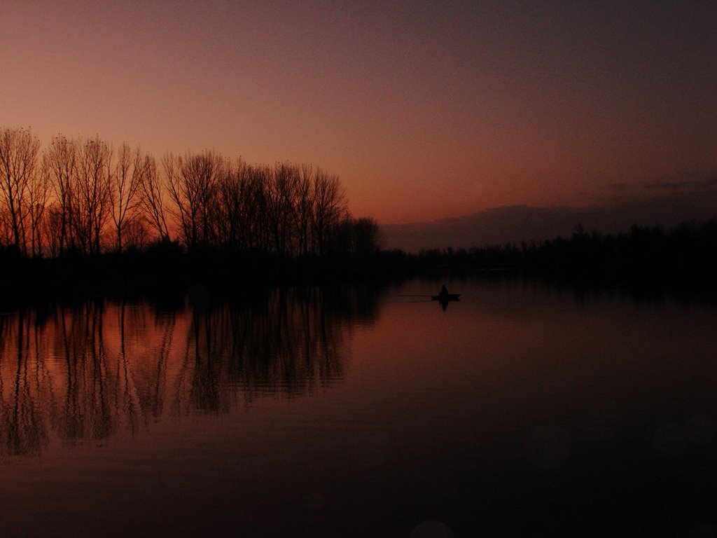Одинокий рыбак. Вечером на Конке / Single fisherman. In the evening on the river Konka
