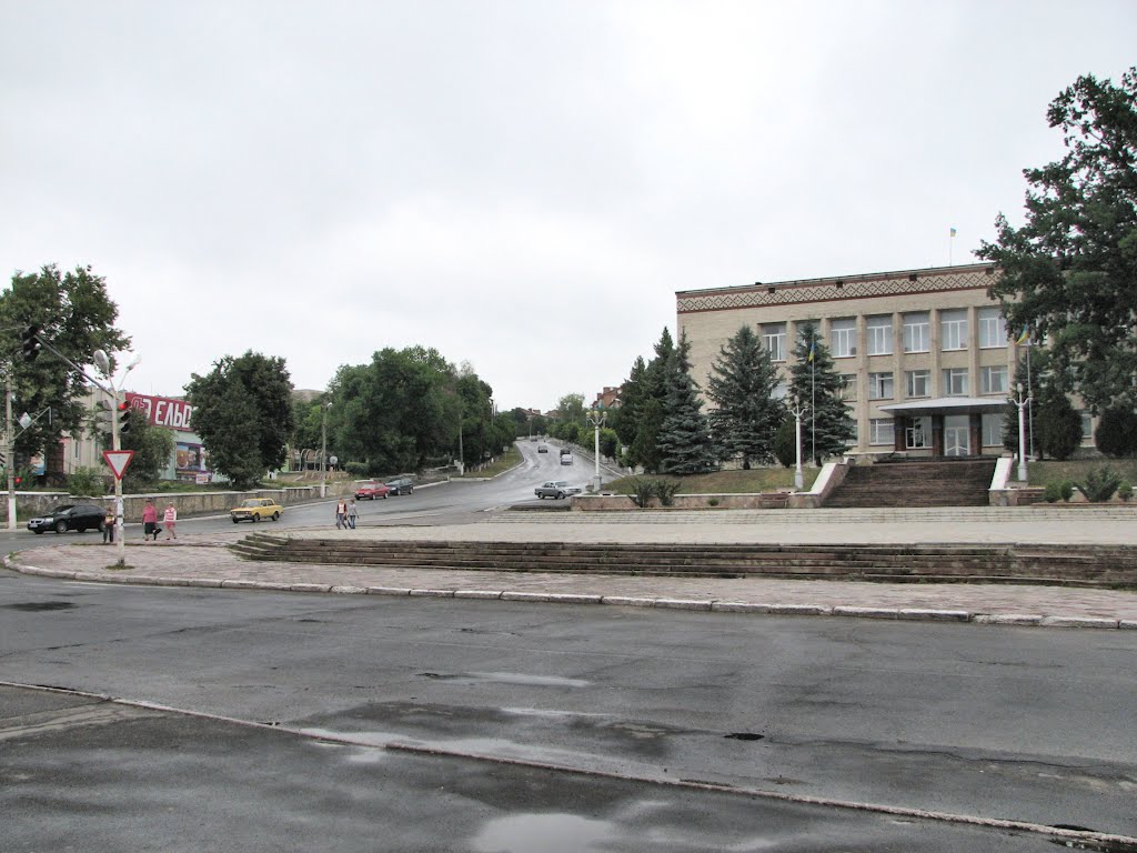 Городок. Центральный перекрёсток. Вид на северо-восток.