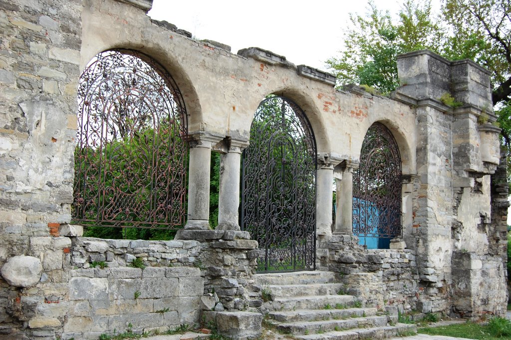 Near the Armenian church in Kamenec