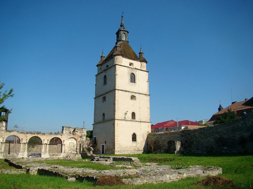 Камянець - Дзвіниця і руїни вірменського костелу, Kamianets - bell tower and ruins of the armenian church