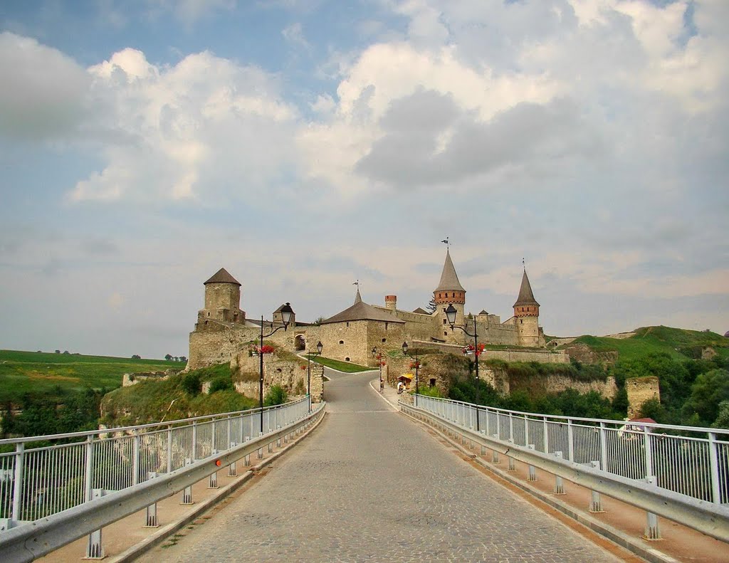 Камянець-Подільський замок зі Сходу, Kamianets-Podilskyi Castle, Каменец-Подольский замок, Zamek w Kamieńcu  castle, Kamianets-Podilskyi, Ukraine,