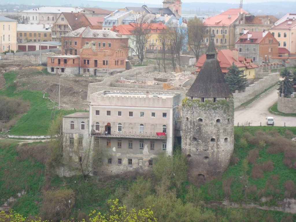 Вид на ресторан "Старая крепость"/View of the restaurant "Old Castle"