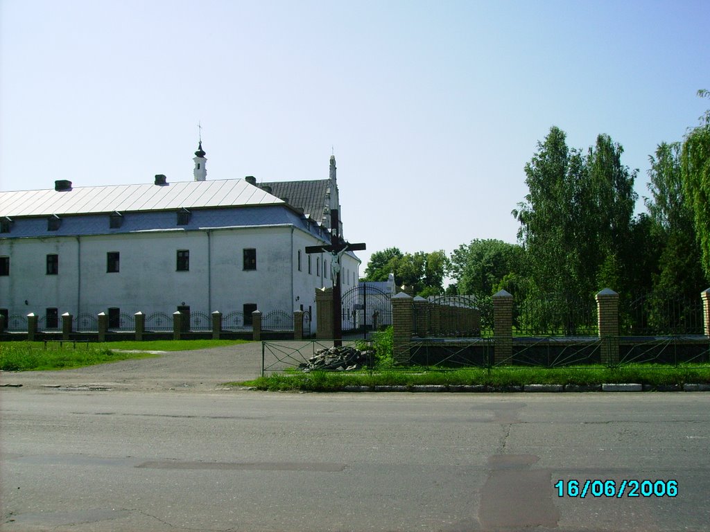 Вход в костел в Летичеве