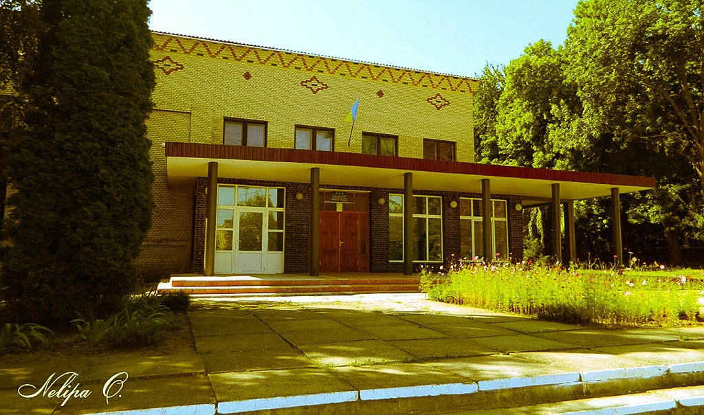 Будинок культури - осередок культурного життя  регіону / This build  - the focus of cultural life in the region