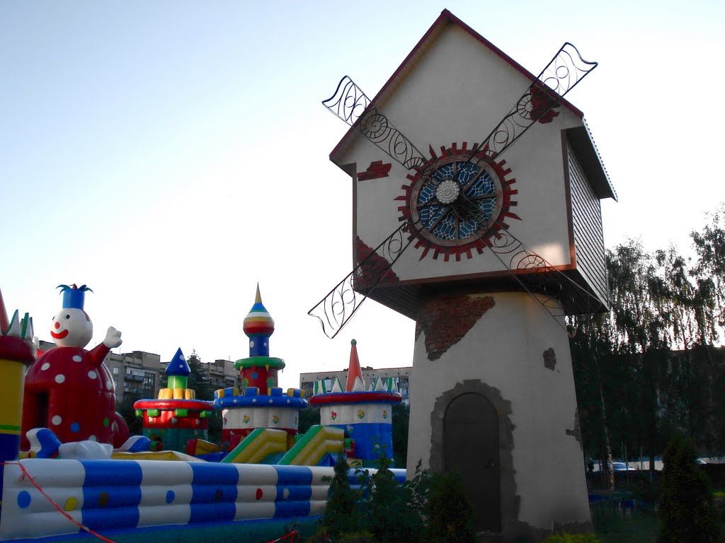 Мельница и детский городок