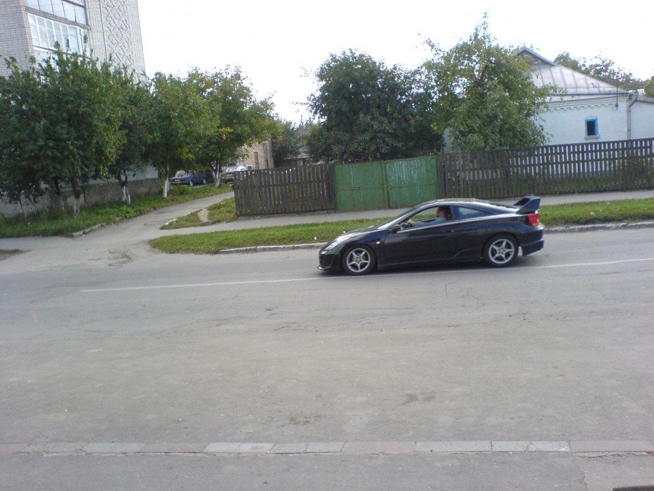 В центр