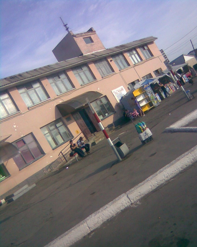 Жашків. Ранок. Автовокзал. Червень 2009