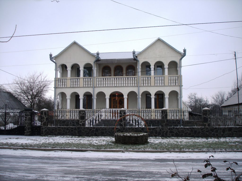 Маленький, скромненький такой, домик судьи