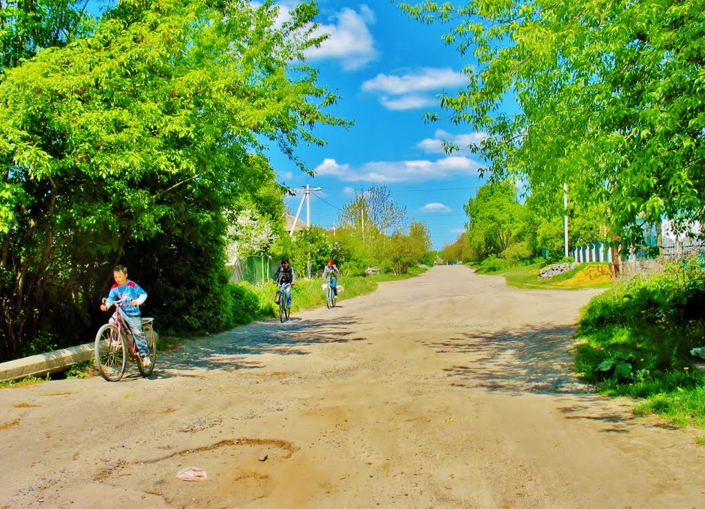 09.05.2008  12:48 Ул.Кирова, подъем от левадовского ручья.