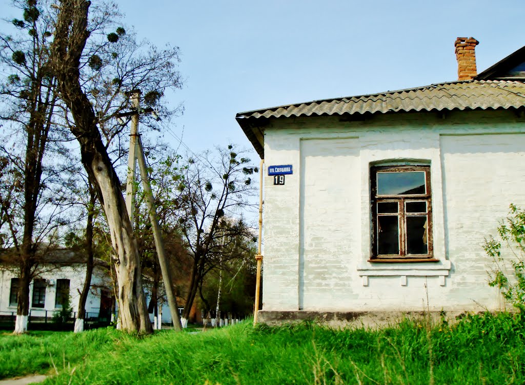 25.04.2012 16:17 Улица Свердлова, 19 на пересечении с улицей Энгельса.