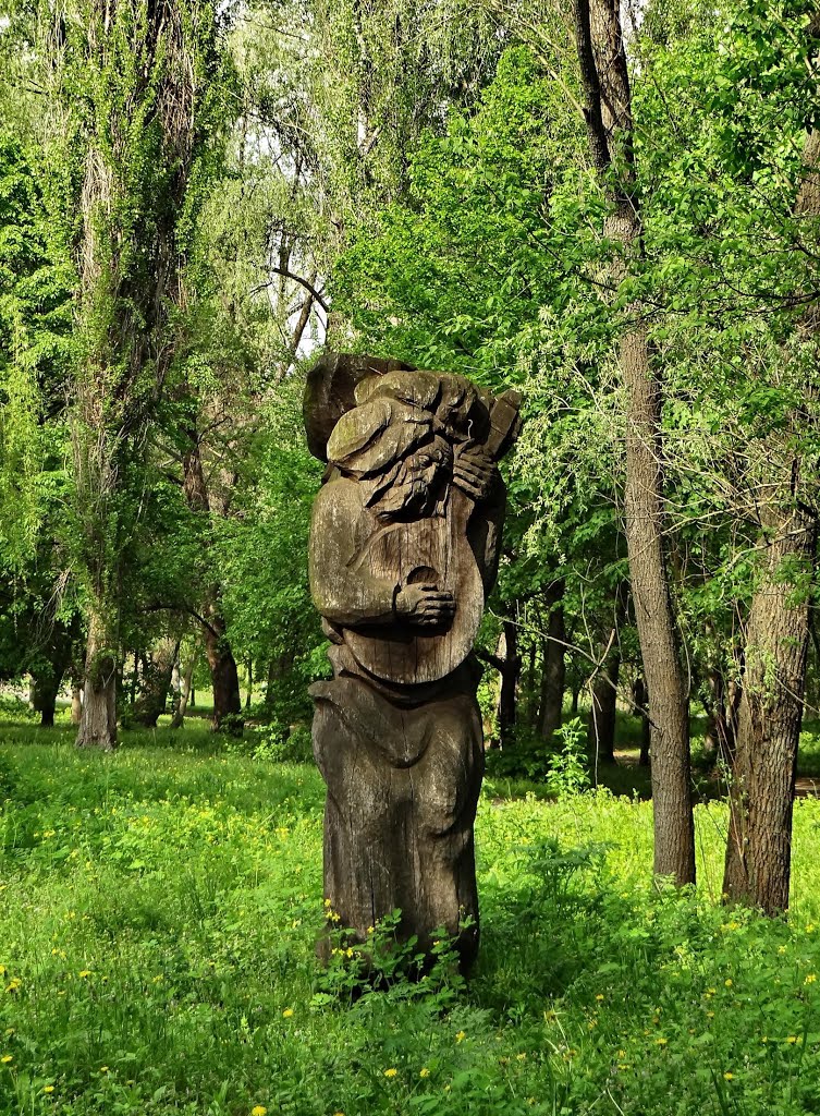 Камянка - деревяний музика, Kamianka - wood sculpture