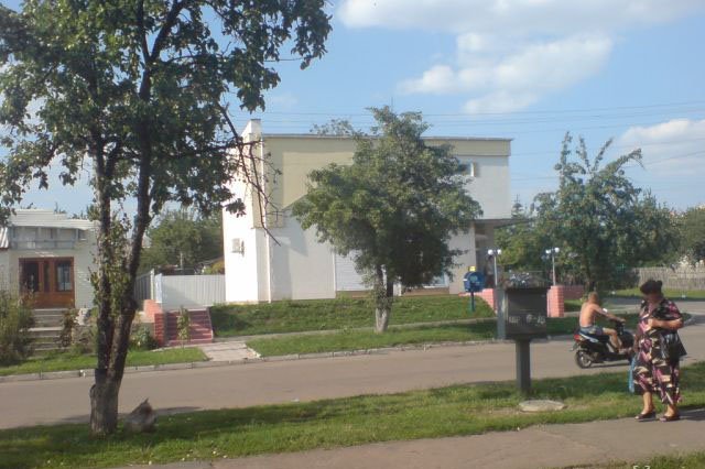 Каменка. Центр. во дворе ул.Пушкина 39-41