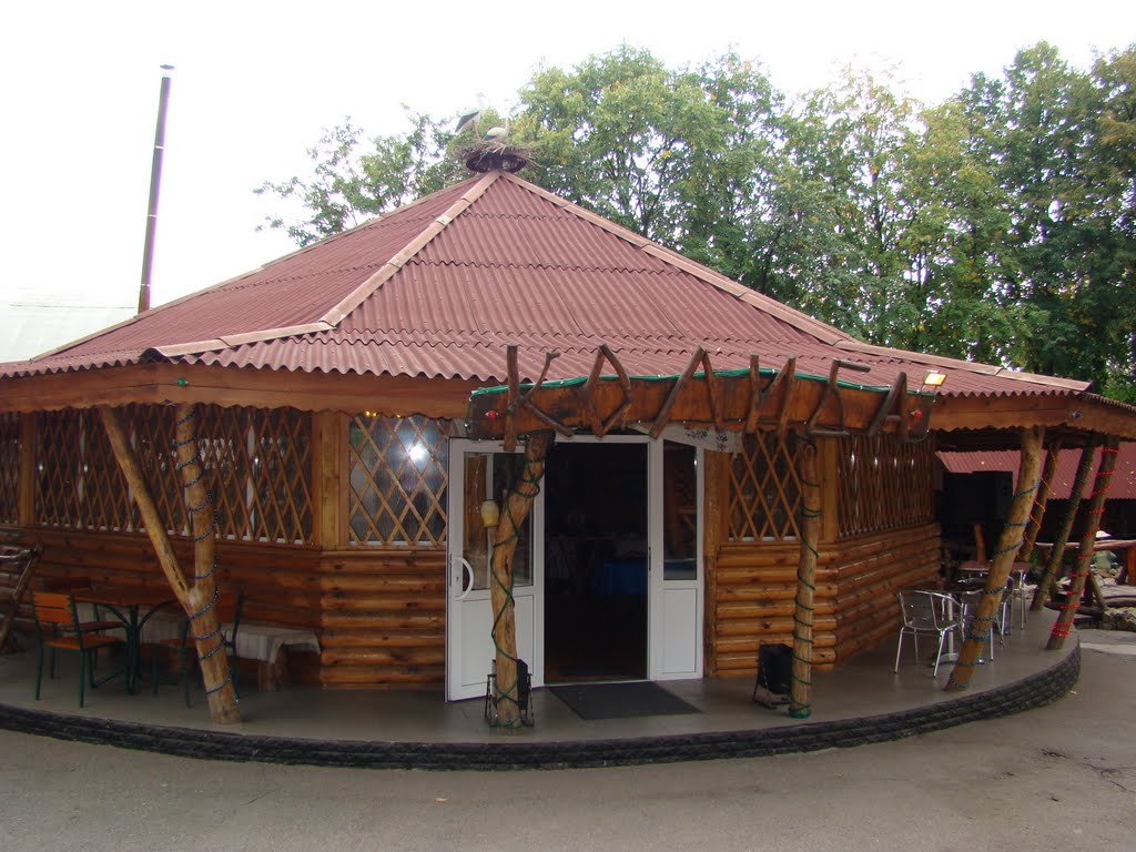 м.Камянка ресторан "КОЛИБА" центральний вхід