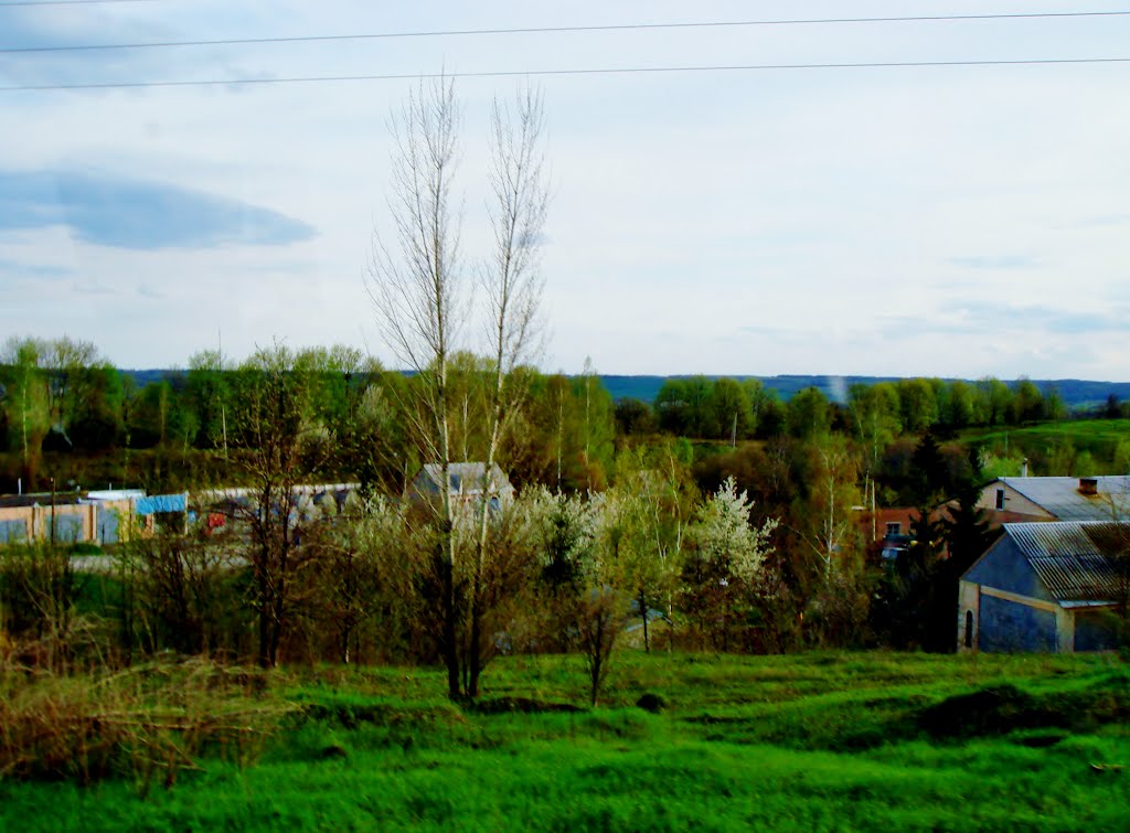 23.04.2012 17:58  Дорога Р04. Начало города Лысянка, Черкасской области.