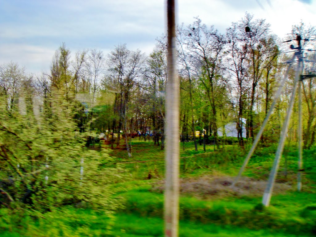 23.04.2012 17:58  Дорога Р04. Сквер возле предприятия.