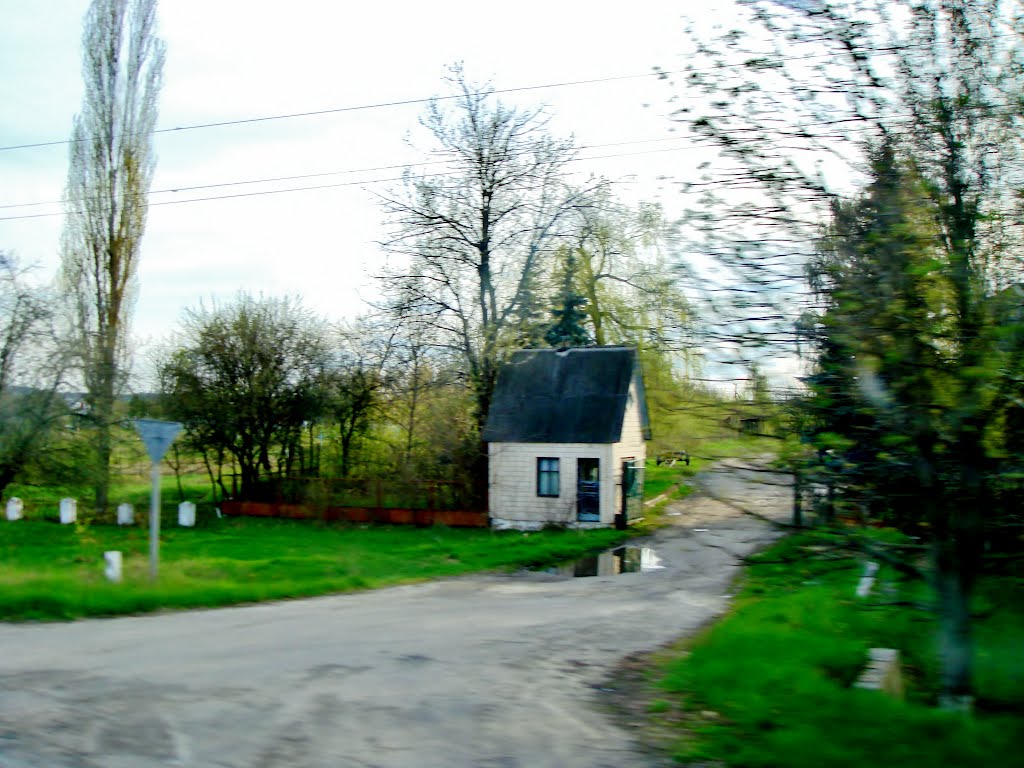 23.04.2012 17:58  Дорога Р04. Контрольно-пропускной пункт въезда на территорию предприятия.