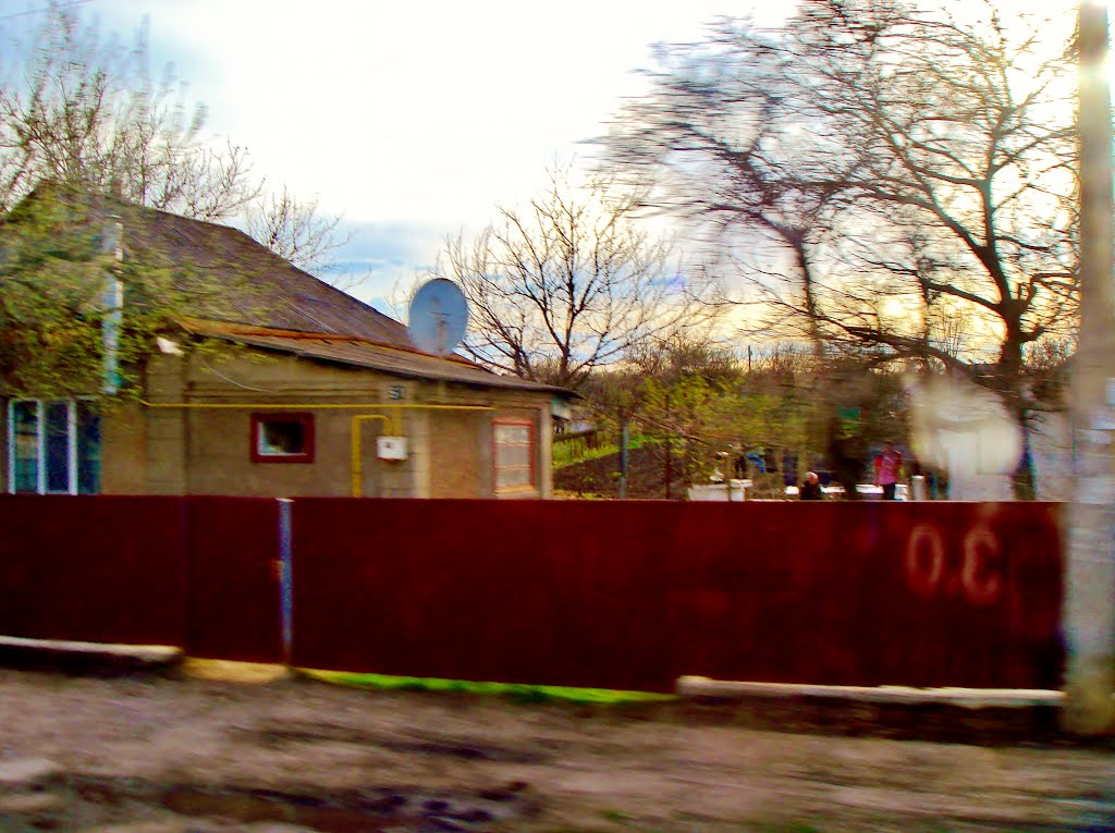 23.04.2012 17:59  Дорога Р04. По улицам города Лысянка, Черкасской области.