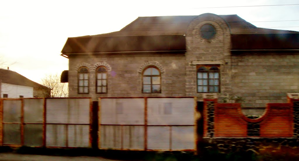 23.04.2012 18:02  Дорога Р04. Здание Храма в г.Лысянка.