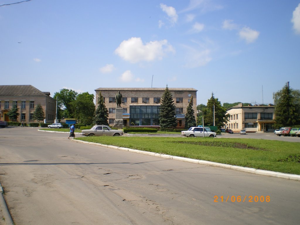 В центрі