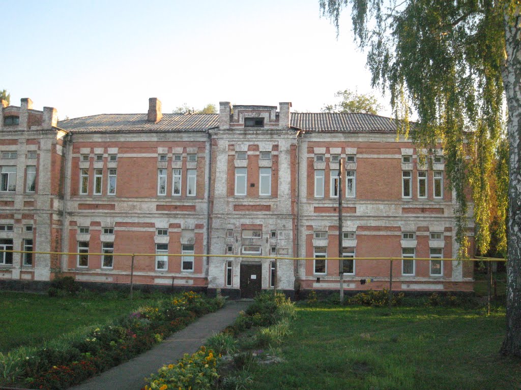 А це вже гуртожиток залізничників на станції Христинівка