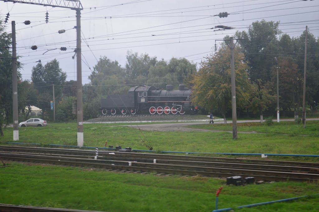 Паровоз-памятник Эм736-17