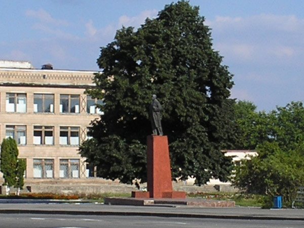 Памятник Ленину