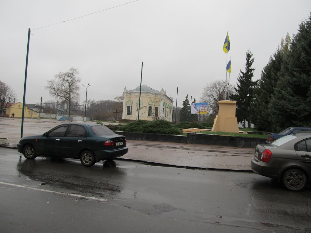 площадь перед администрацией Коропа
