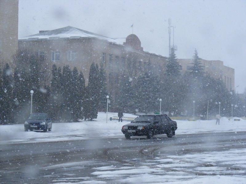 Мена, центр, здание администрации 01.03.2009