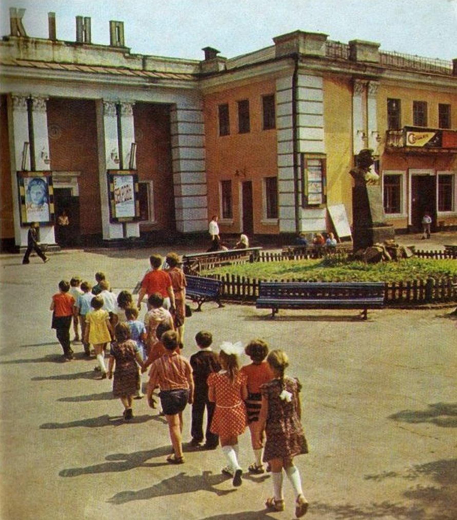 Старый кинотеатр. Фото из путеводителя.