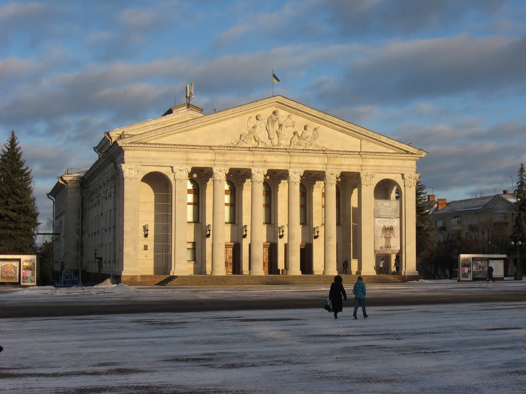 Театр на площади