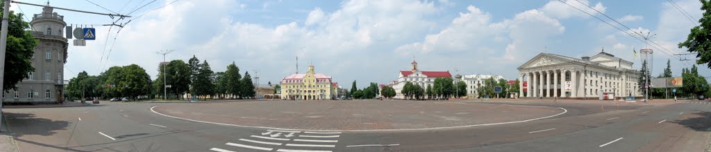 Чернигов: панорама главной площади города