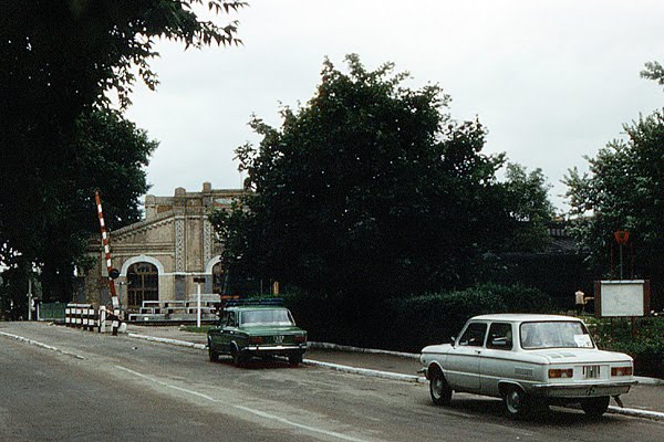 На чыгуначным пераездзе. Railway crossing