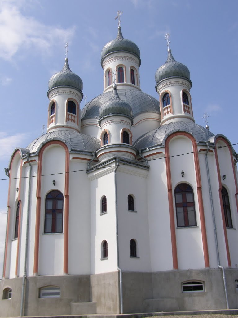 Центральный храм монастыря