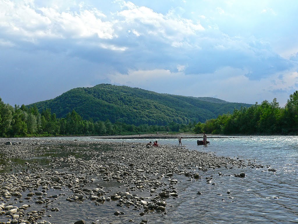 Україна - Ukraina. Ви́жниця,  річкa Чере́мош - Czeremosz w Wyżnicy