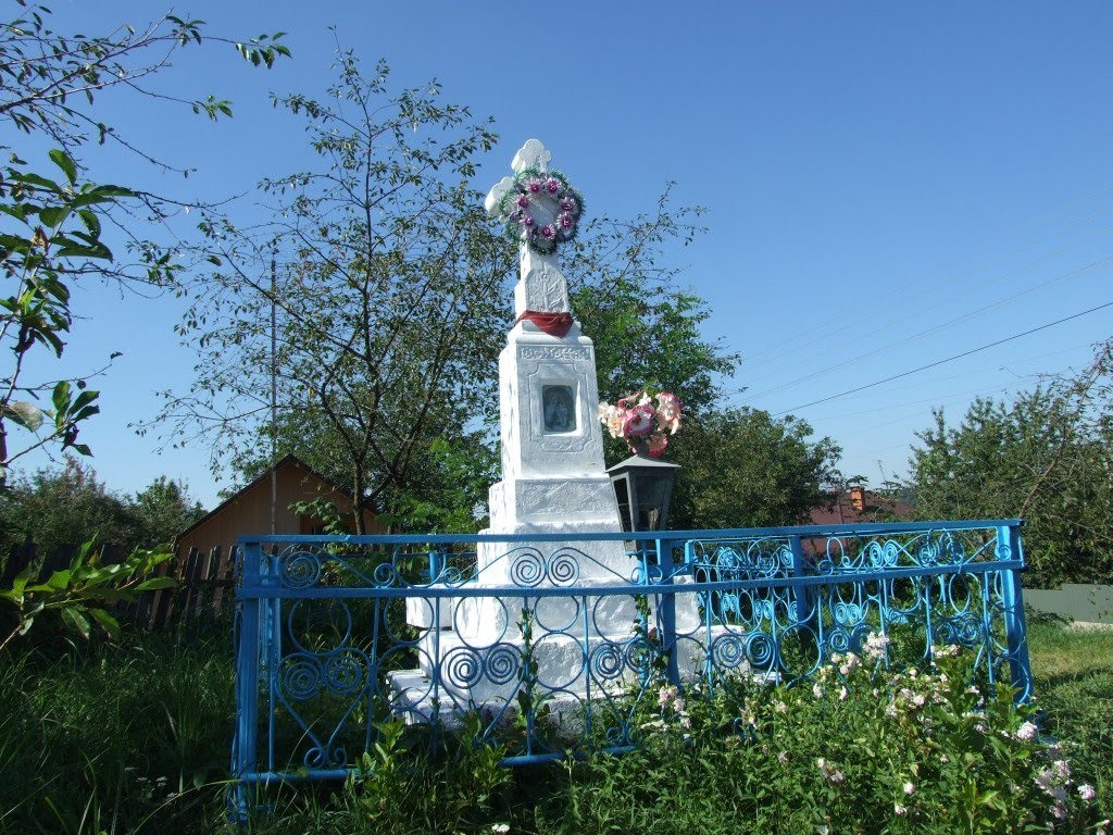 Zastawna - przydrożny krzyż