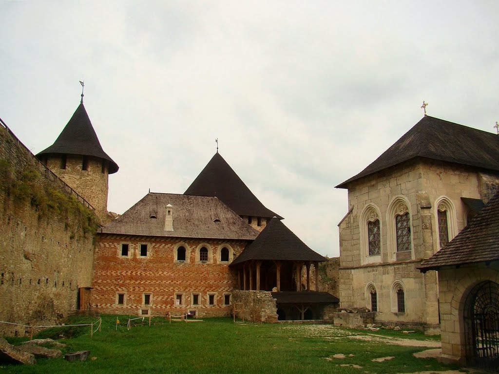 Хотин - подвіря замку , Khotyn - yard of the castle, Хотын - двор замка, Chocimiu - dziedziniec zamku