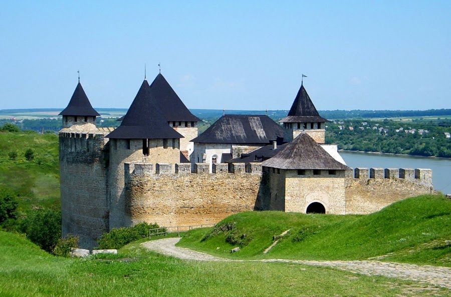 Замок в Хотине