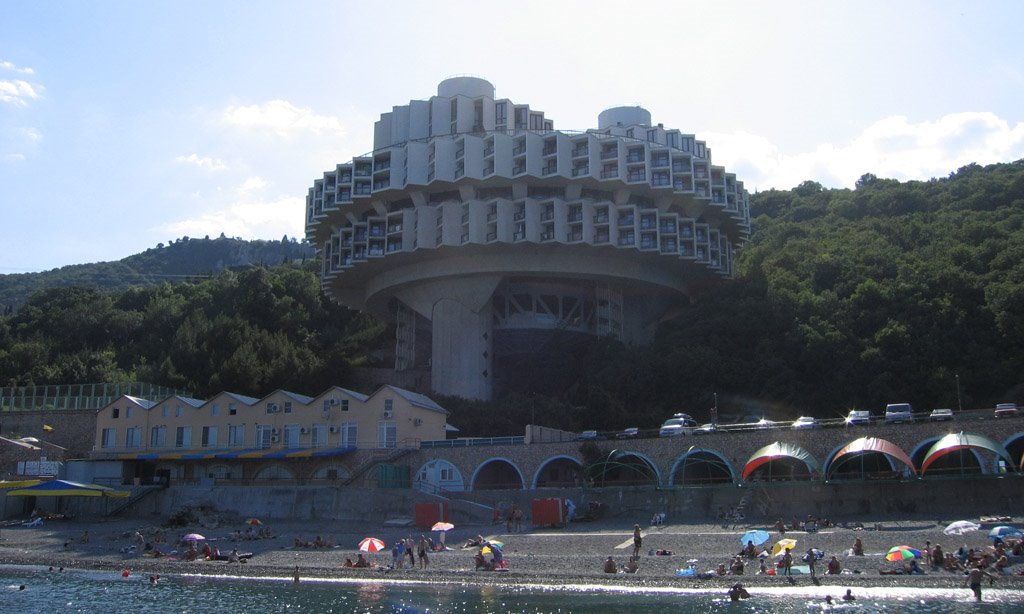 Санаторий на южном берегу Крыма, июль 2004
