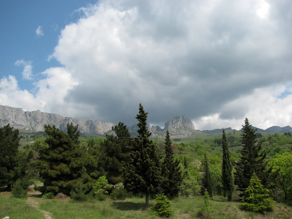 Вид на скалу Исар (05.2009)