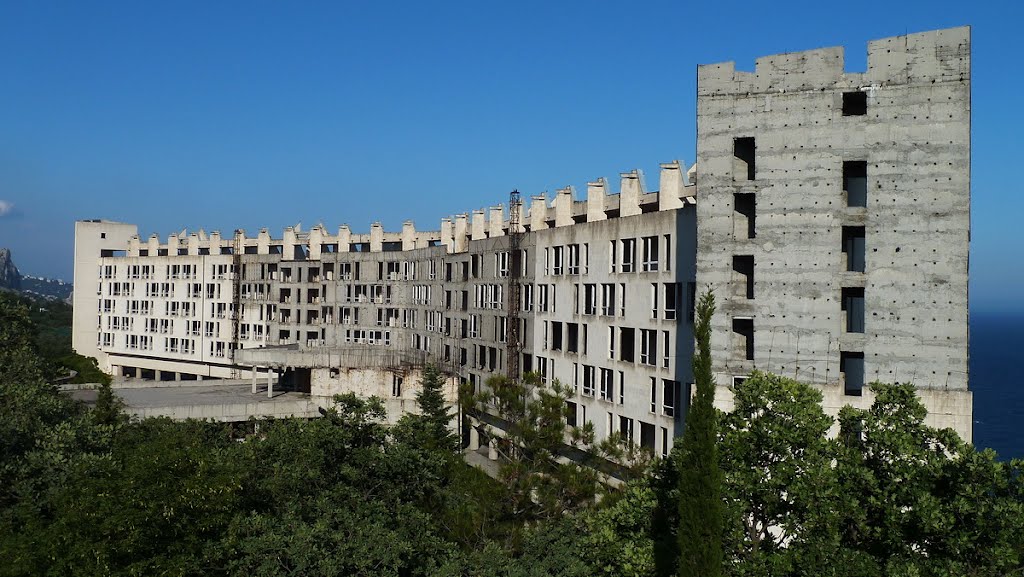 Katsiveli- Hotel soviético abandonado
